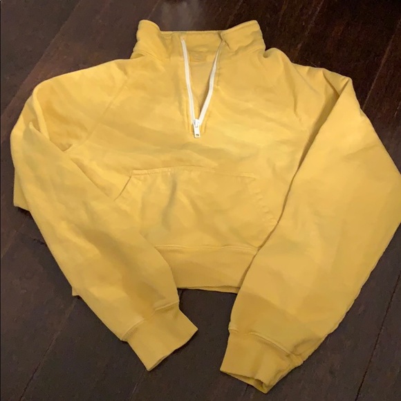 Brandy Melville Sweaters - brandy melville cropped sweater